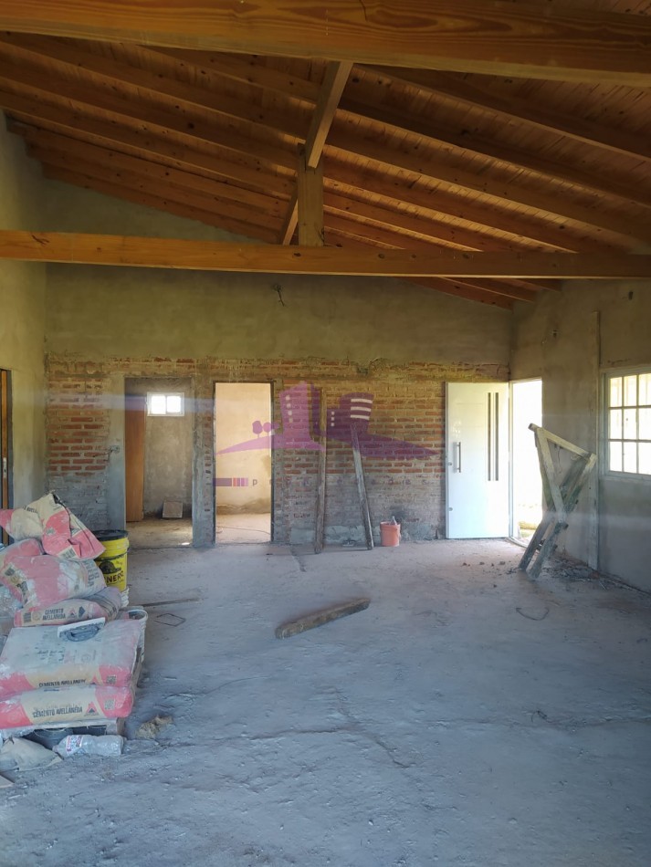 Casa de campo a terminar con amplio lote