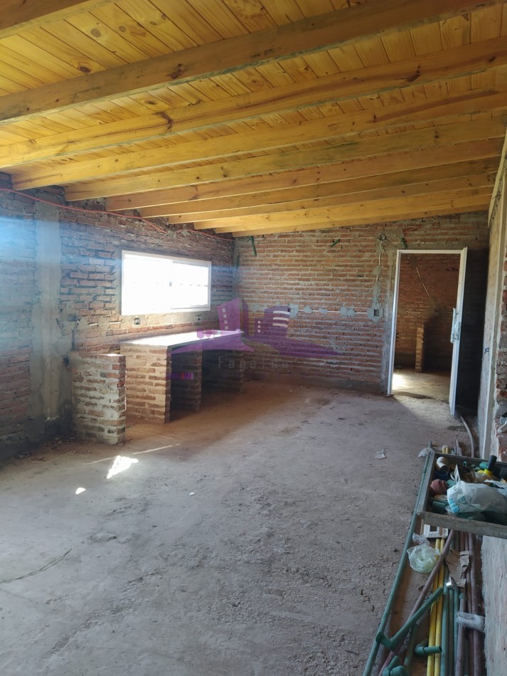 Casa de campo a terminar con amplio lote