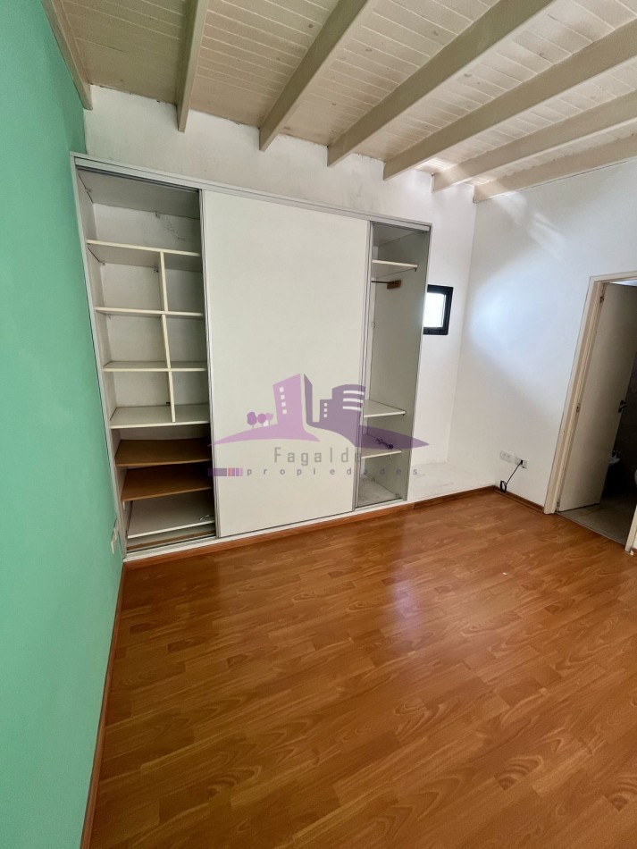 Departamento monoambiente con cochera en Lanus centro