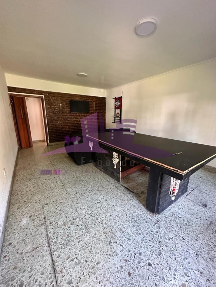 Hermosa quinta con amplio fondo y pileta