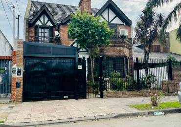 Excelente Oportunidad! Casa 4 Ambientes con Quincho y Piscina