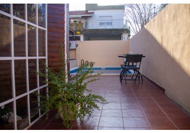 Duplex 3 ambientes con parrilla y piscina