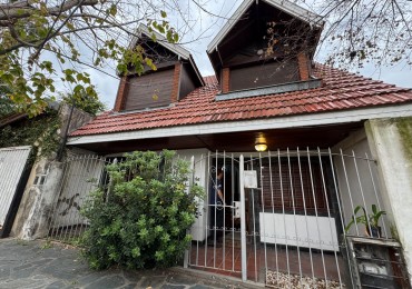 Casa 5 ambientes con parrilla y cochera