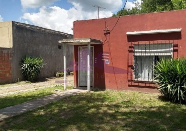 Casa con Amplio Lote - Excelente Ubicacion